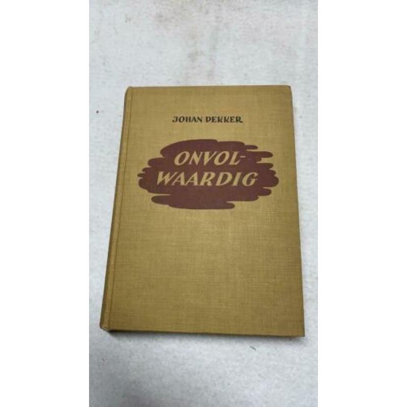 Oud boek Onvolwaardig door Joh Dekker