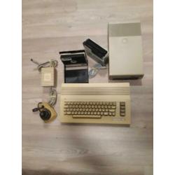 Commodore 64C met joystick diskdrive final cartridge III