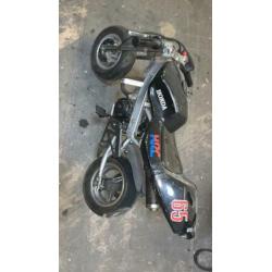 Partij minibikes en onderdelen