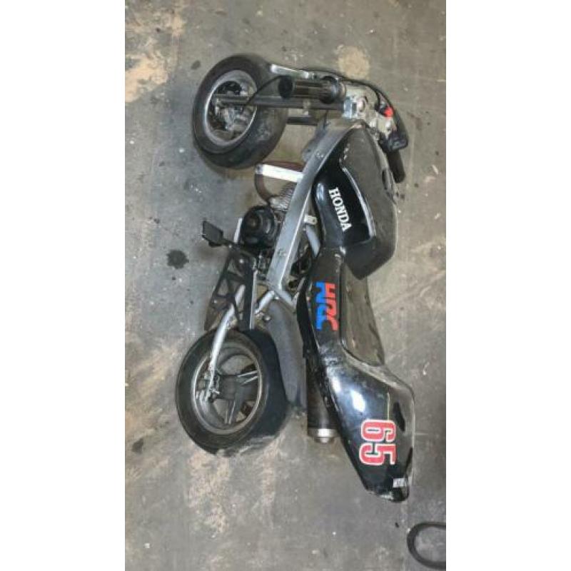 Partij minibikes en onderdelen