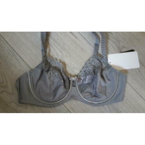 Nieuw sassa beugel bh 75C (r300)