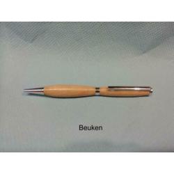 Handgemaakte houten balpennen.