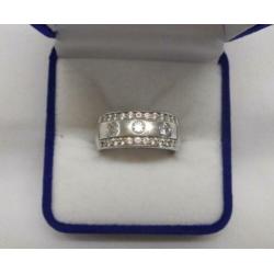 Zilveren Zinzi ring met stenen maat 18.25 nr.1689
