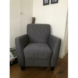 Bank met twee bijbehorende stoelen