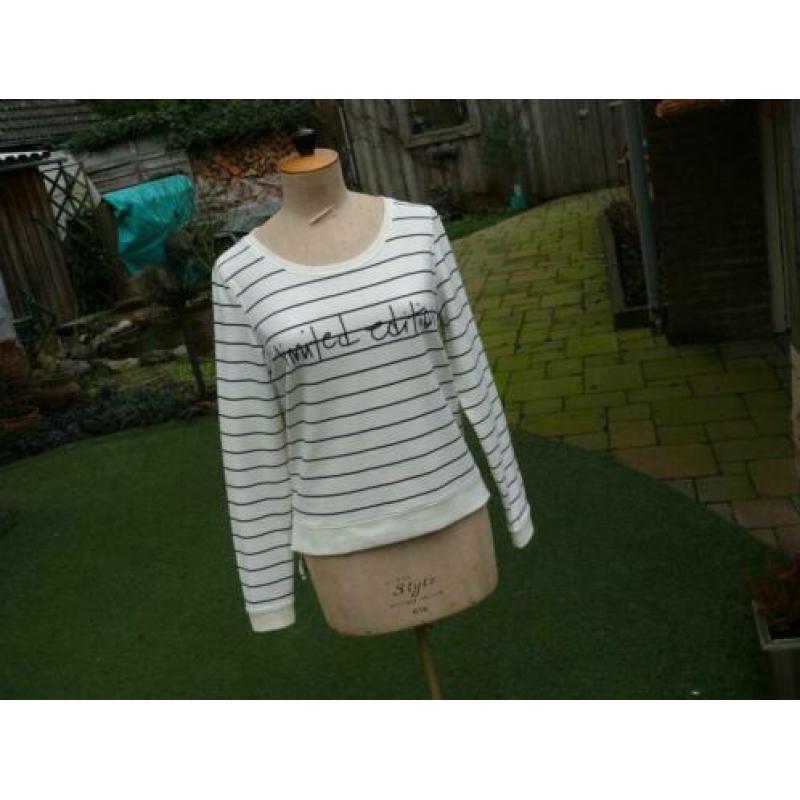 ONLY trui / sweater maat M als nieuw , gebroken wit