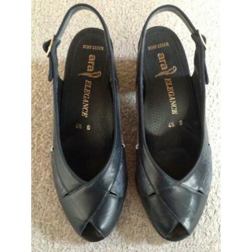 Schoenen: blauwe dames schoen met lage hak. ARA. Maat 37,5