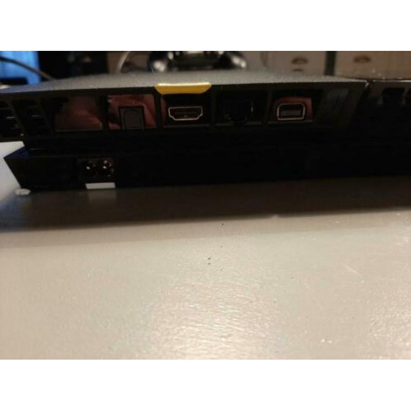 PlayStation 4 met veel toebehoren.