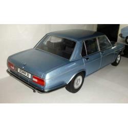 KK-Scale 1:18 blauwe BMW 3.0 S E3 2.Serie uit 1971 nieuw