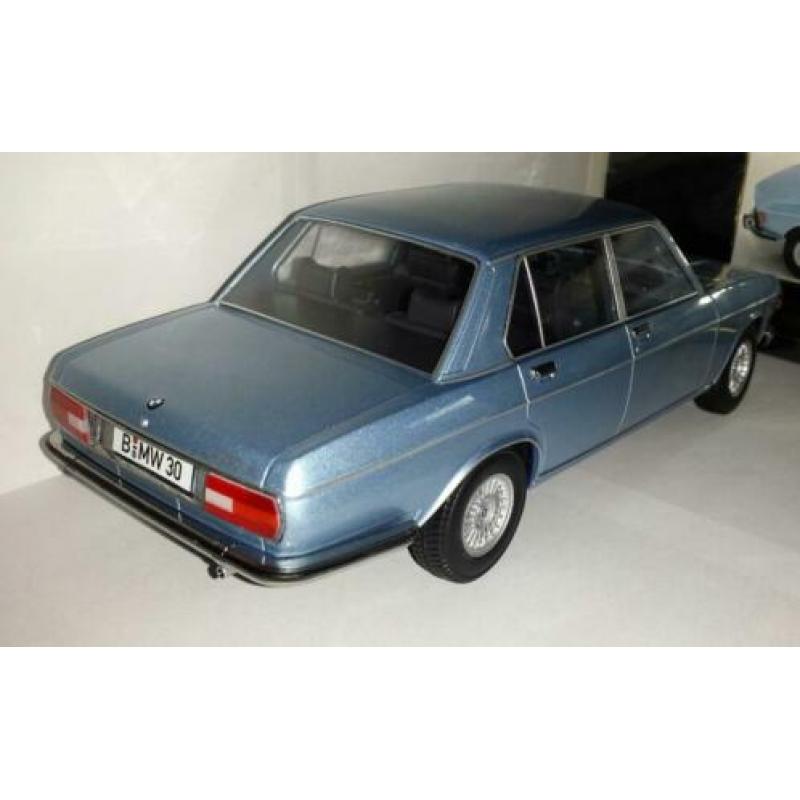 KK-Scale 1:18 blauwe BMW 3.0 S E3 2.Serie uit 1971 nieuw