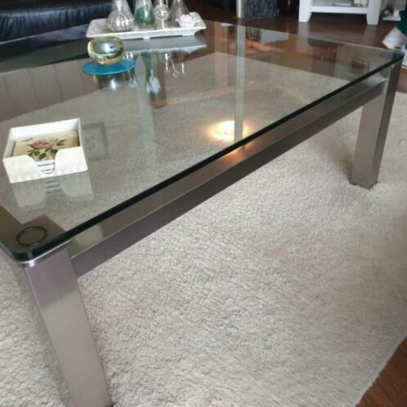 Zware glazen salontafel