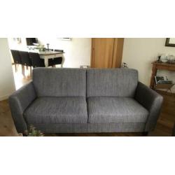 Bank met twee bijbehorende stoelen