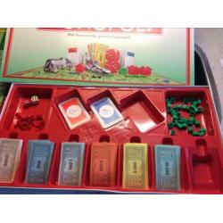 Monopoly met metalen pionnen