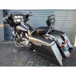 HARLEY-DAVIDSON STREET GLIDE FLHX (bj 2015)
