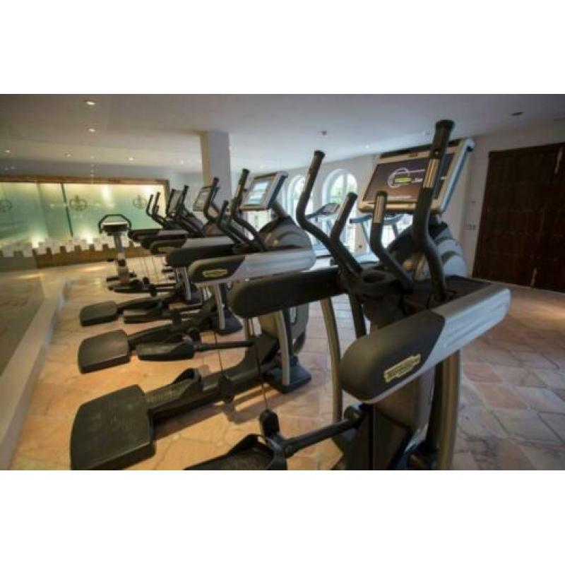 Hotel OPHEF Technogym cardio kracht loopband crosstrainer !!