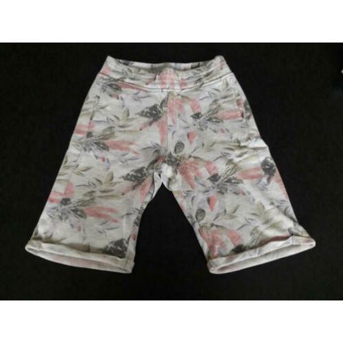 5 shorts maat 152