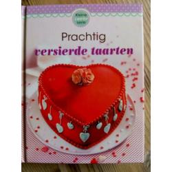 Prachtige versierde taarten.