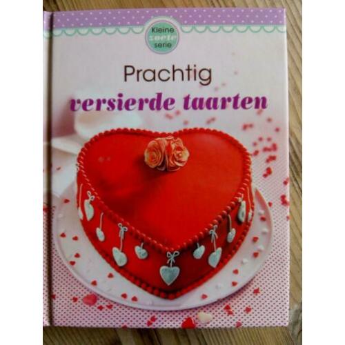 Prachtige versierde taarten.