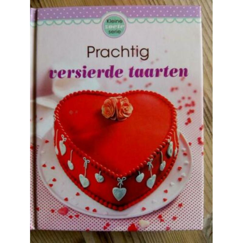 Prachtige versierde taarten.