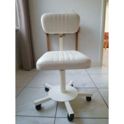 Witte pedicure/manicure/schoonheidspecialist stoel