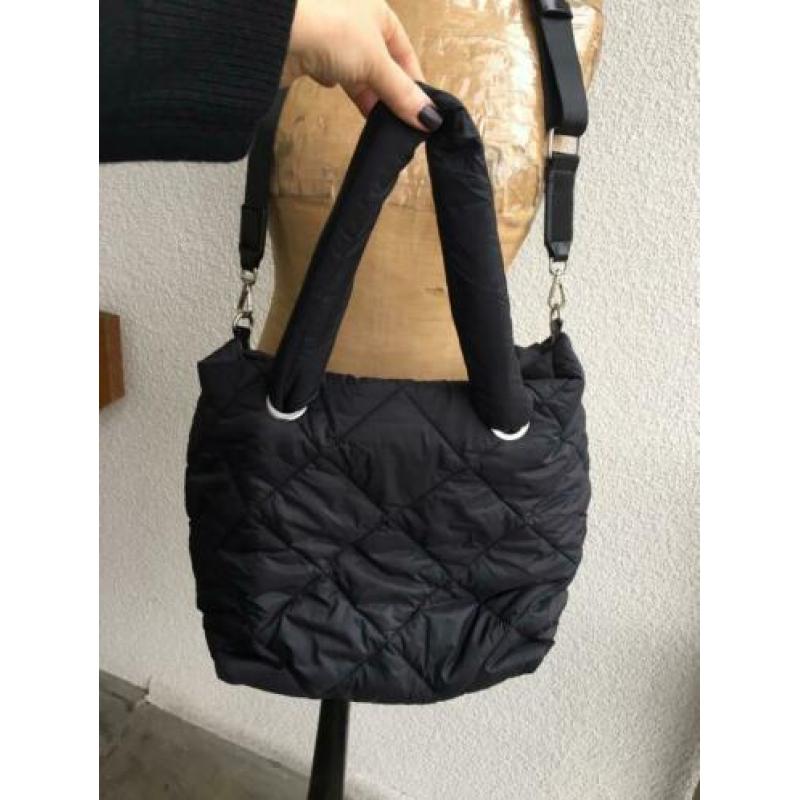 Leuke Zwarte Puffer Tas van ZARA! NIEUW!