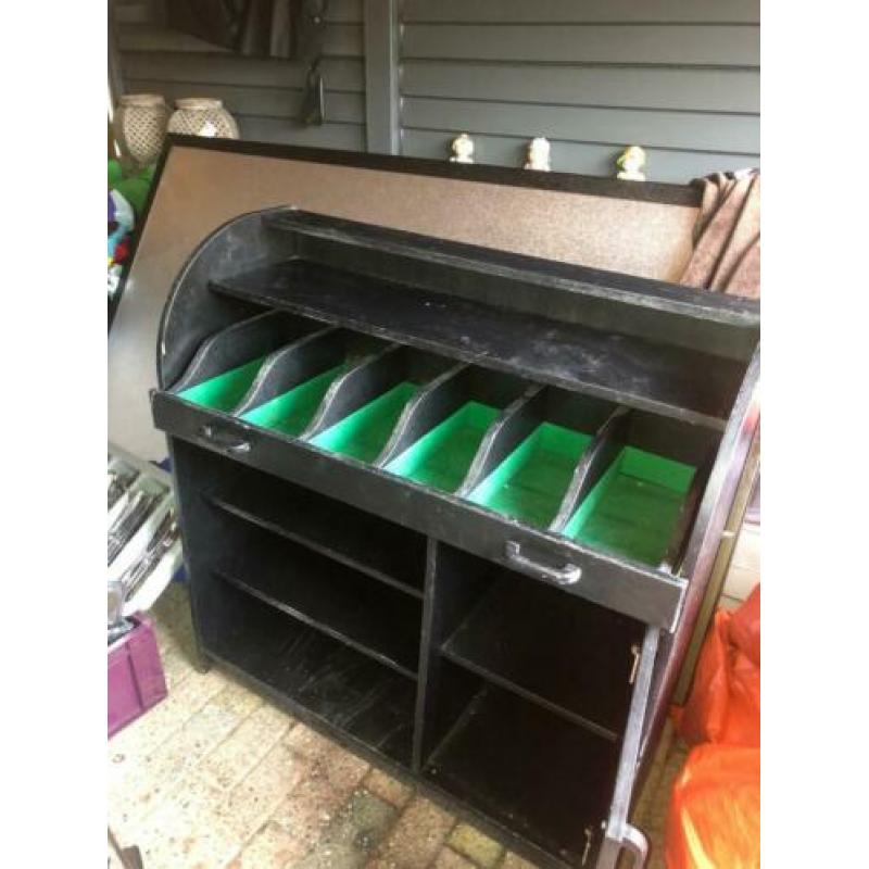 Kast met besteklade