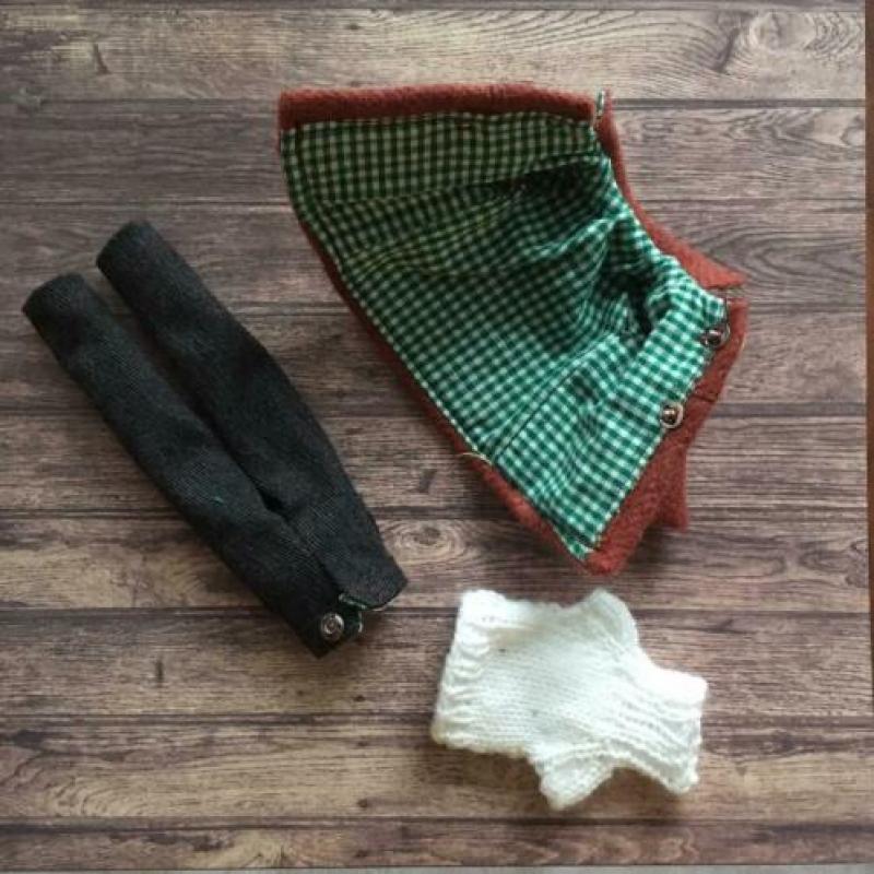 Blythe outfit ( jas, broek, trui)