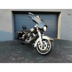 HARLEY-DAVIDSON STREET GLIDE FLHX (bj 2015)