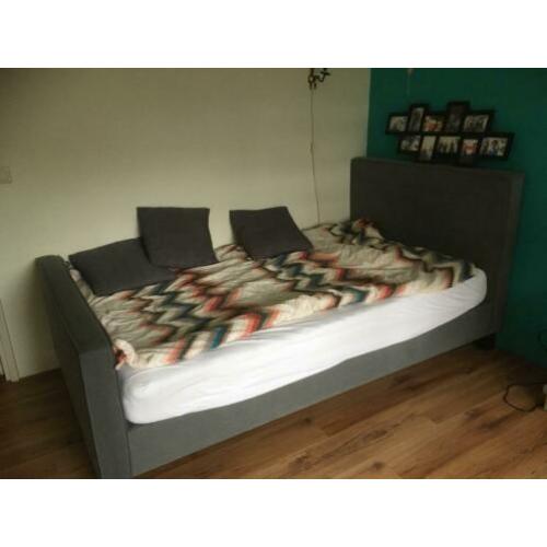 Bed - twijfelaar