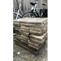 Gratis betontegels en betonblokken voor fundering