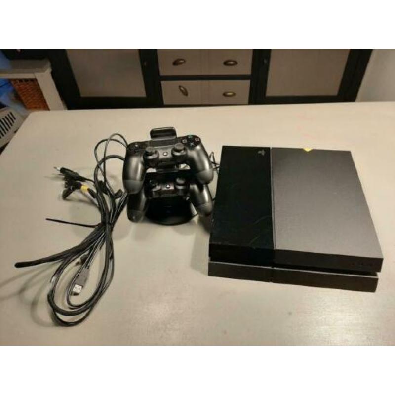 PlayStation 4 met veel toebehoren.
