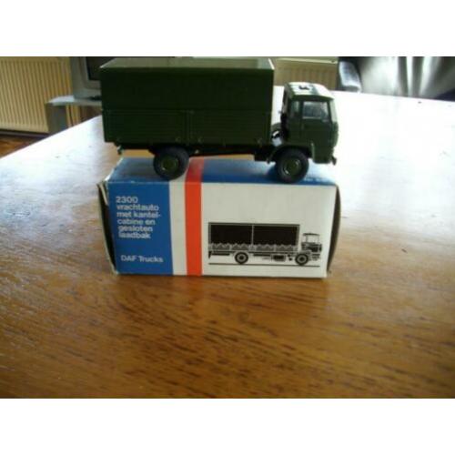 militaire DAF,s met huif in doos nieuw .& trailer DAF .