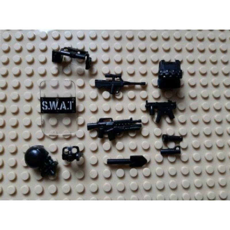 Lego alternative politie SWAT agent met veel wapens