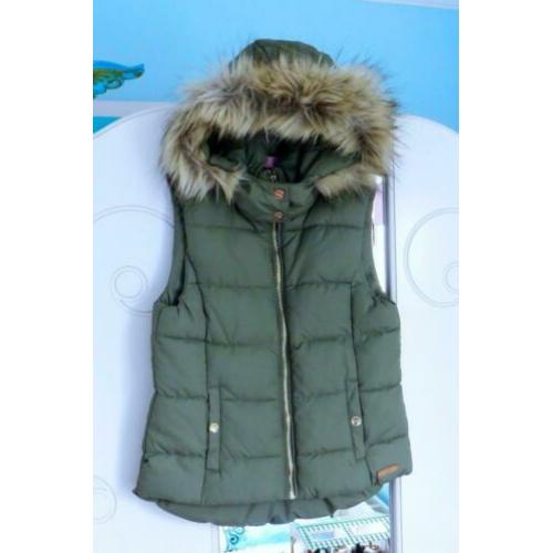 legergroen bodywarmer van het merk H&M