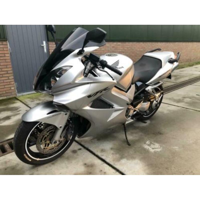 Honda Sport VFR 800FI Onderhoud historie aanwezig