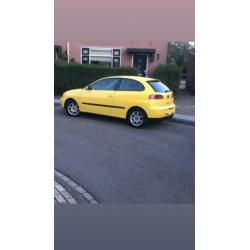 Seat Ibiza 1.4 16V 55KW 2002 Geel