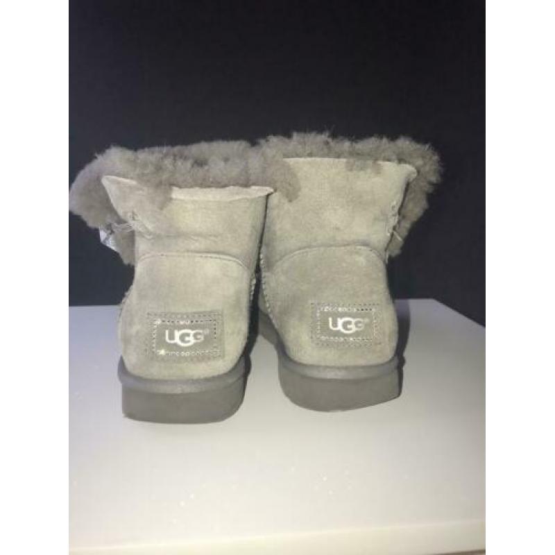 Grijze UGGs
