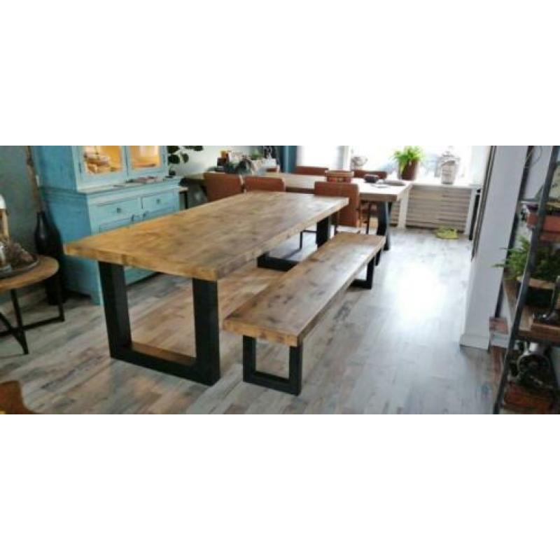 Prachtige tafel , salontafel , vergadertafel , kantoortafel.