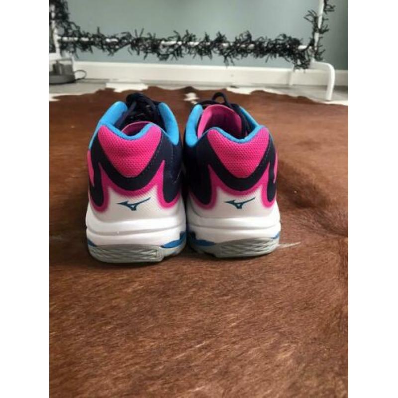 Mizuno Wave Lightning z3
