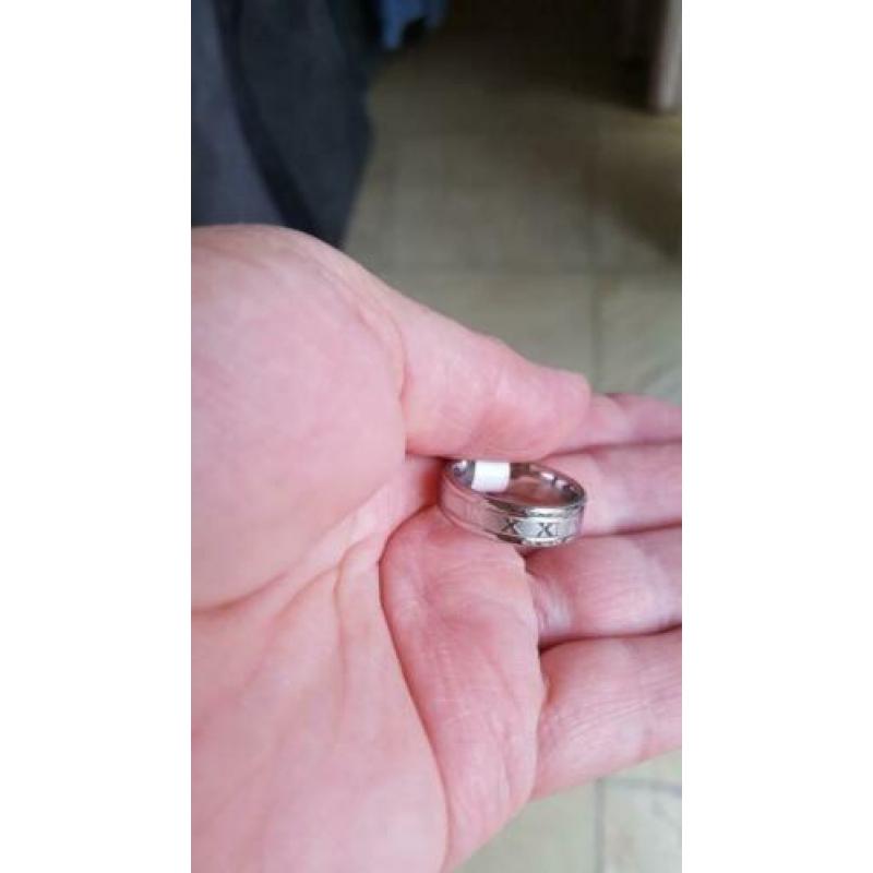 RVS Ring met Romeinse Cijfers Maat 22 Kleur Zilver Nieuw