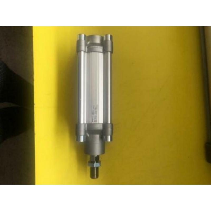 Lucht Cylinder