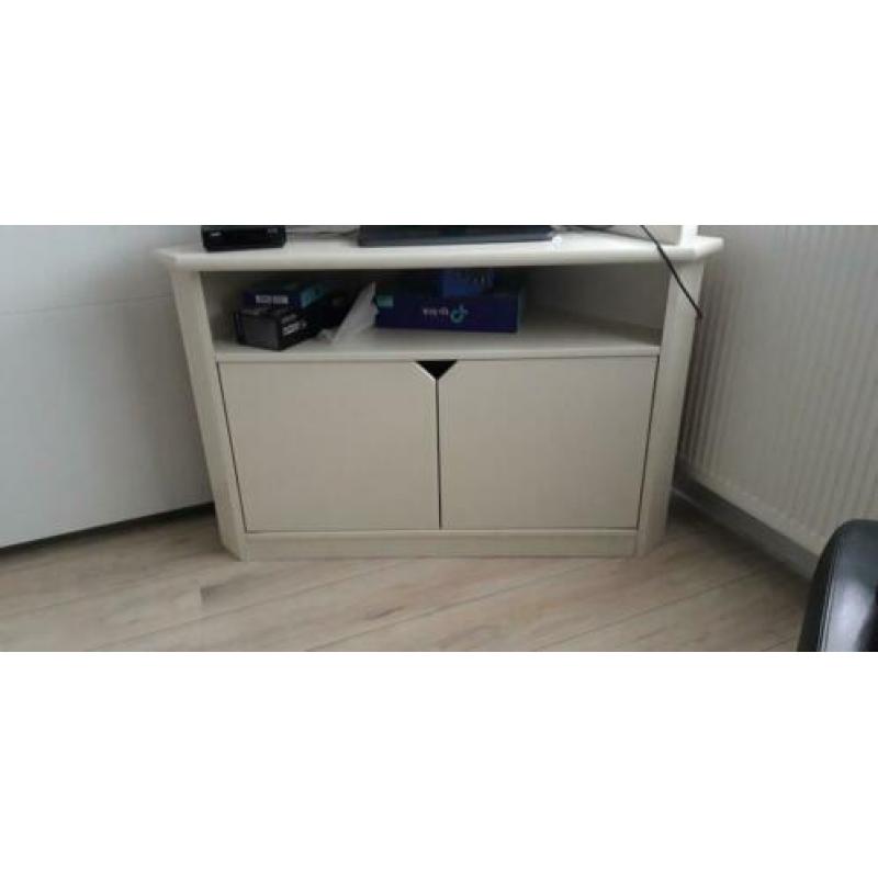 T.K. Hoekkast wit/créme