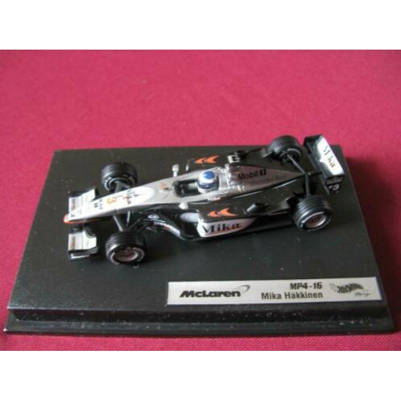 Auto op schaal/ MC LAREN MP4-16