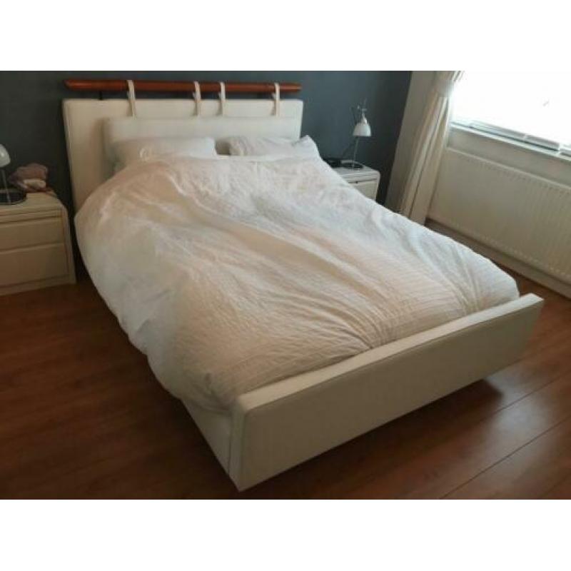 Twee persoons bed wit 160x200 cm