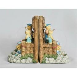*Kinderboekensteunen met vissende beren ,in mooie staat.