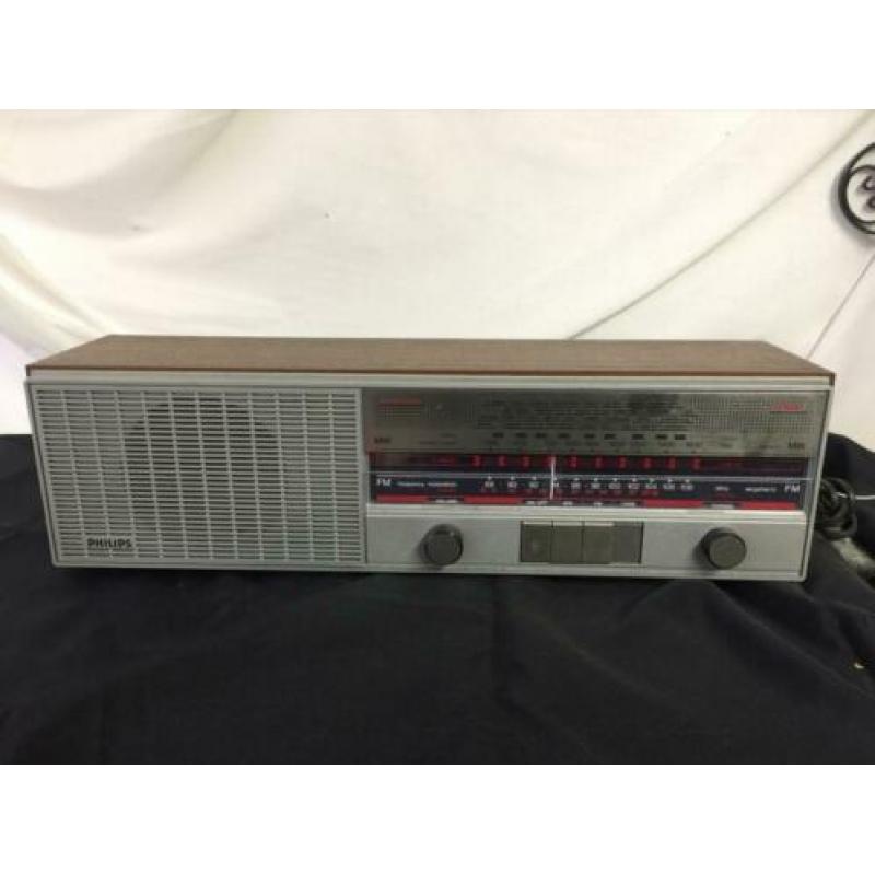 Prachtige zeer goed onderhouden Retro radio Philips 02500