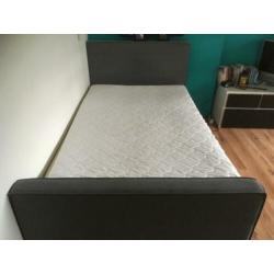 Bed - twijfelaar
