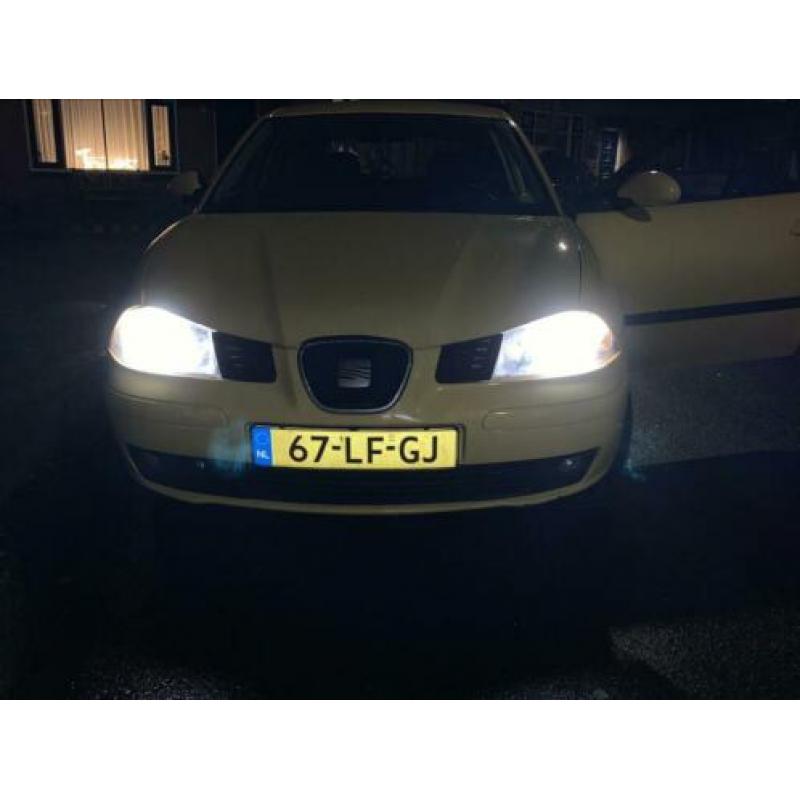 Seat Ibiza 1.4 16V 55KW 2002 Geel