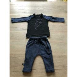 Noeser setje blauw / zwart maat 68. ZGN voor stoere kids
