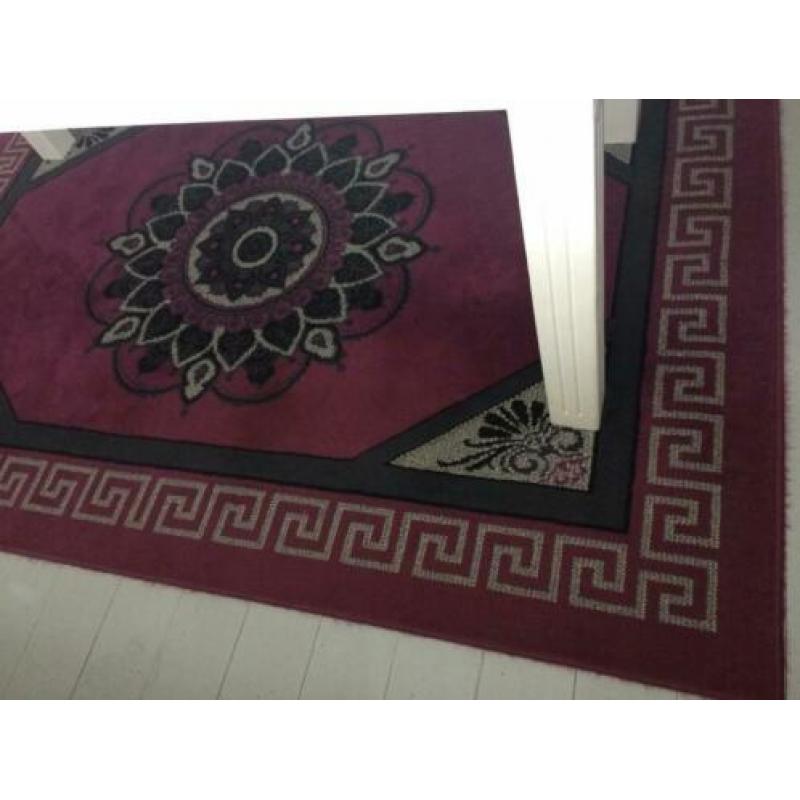 Mooi vloerkleed met mooi spiritueel motief. 230x160cm