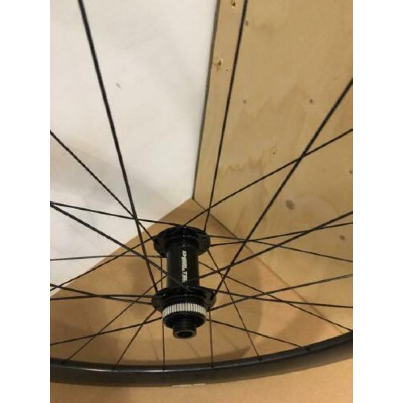 Nieuwe Wheel-tec Zenith.50 Carbon Disc wielen